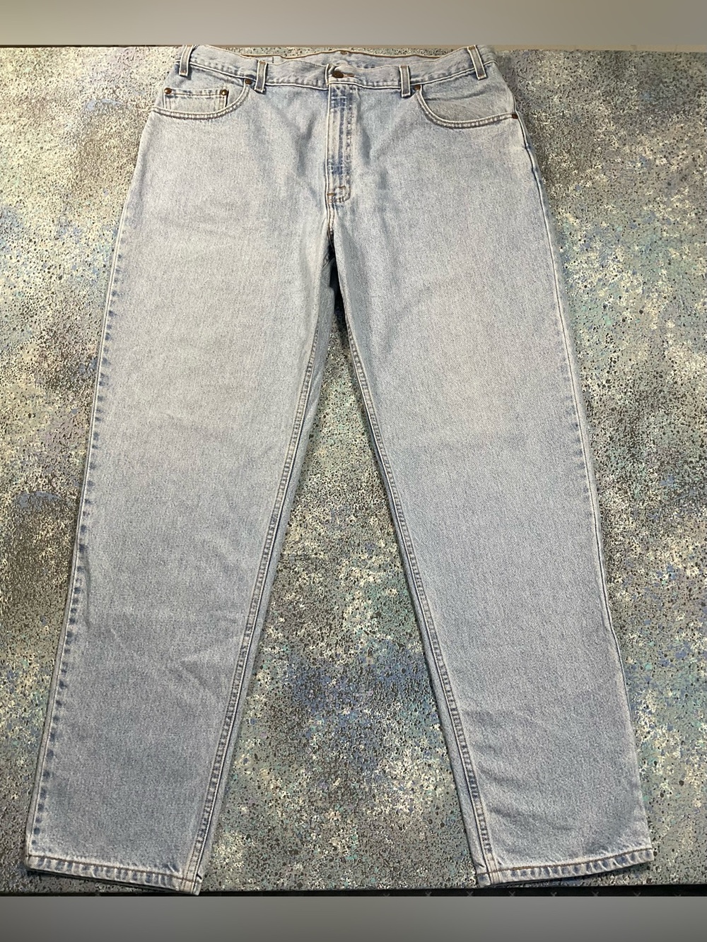 Levi's Men's Light Wash Relaxed Jeans. Brown Tab Vintage 1999